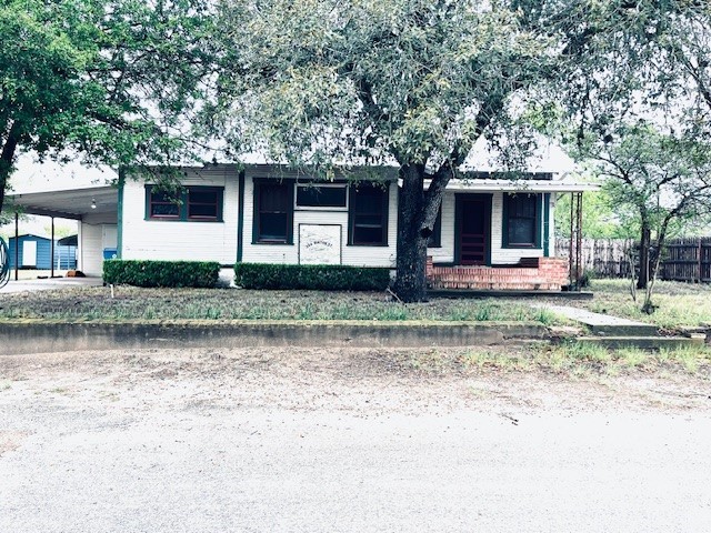 206 Hinton Street, Three Rivers, TX, 78071 | 456518 | Realty Texas LLC