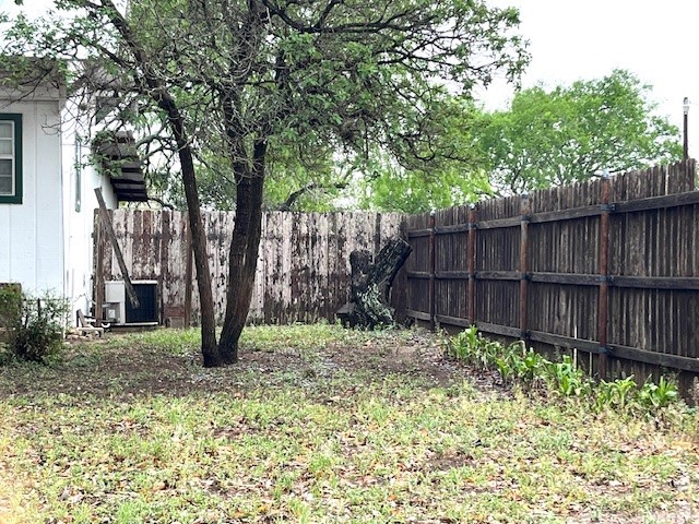 206 Hinton Street, Three Rivers, TX, 78071 | 456518 | Realty Texas LLC