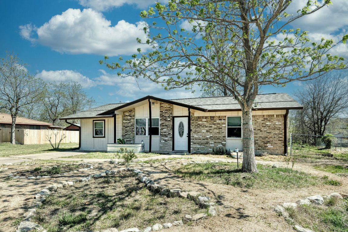 Under Contract: 818 Kimbro Street Blog Image Banner