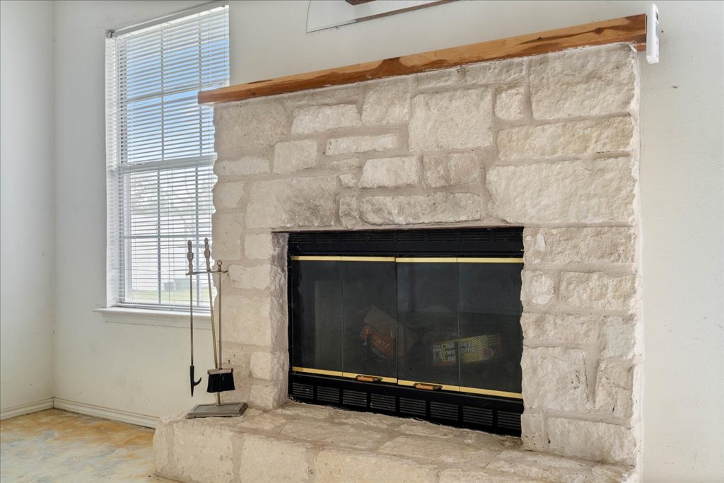 182 W Lake Front Drive , Cedar Creek, TX, 78612 | 4724904 | Realty Texas LLC