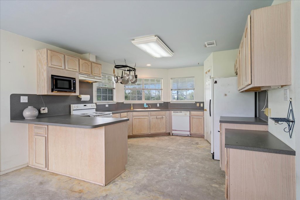 182 W Lake Front Drive , Cedar Creek, TX, 78612 | 4724904 | Realty Texas LLC