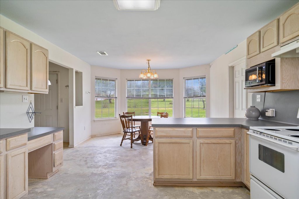 182 W Lake Front Drive , Cedar Creek, TX, 78612 | 4724904 | Realty Texas LLC