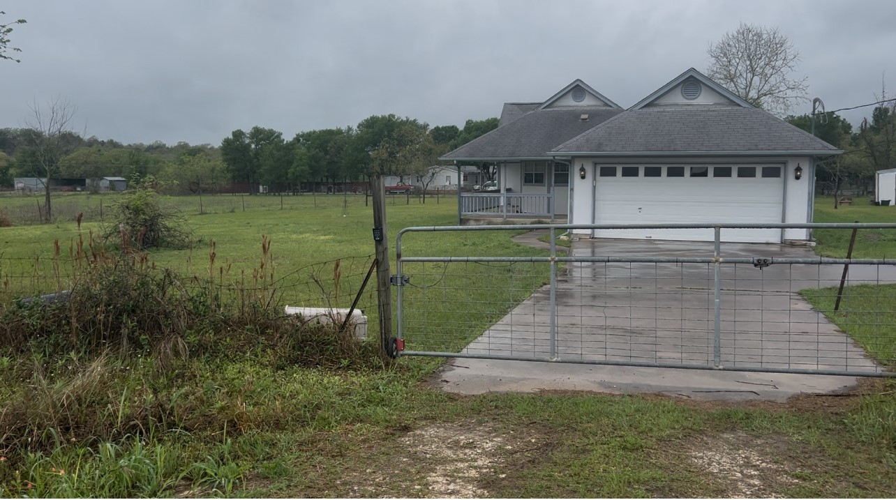 182 W Lake Front Drive , Cedar Creek, TX, 78612 | 4724904 | Realty Texas LLC