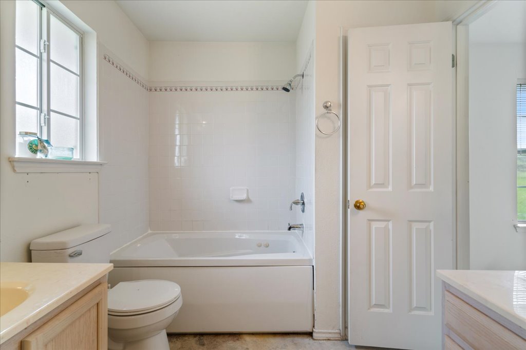 182 W Lake Front Drive , Cedar Creek, TX, 78612 | 4724904 | Realty Texas LLC