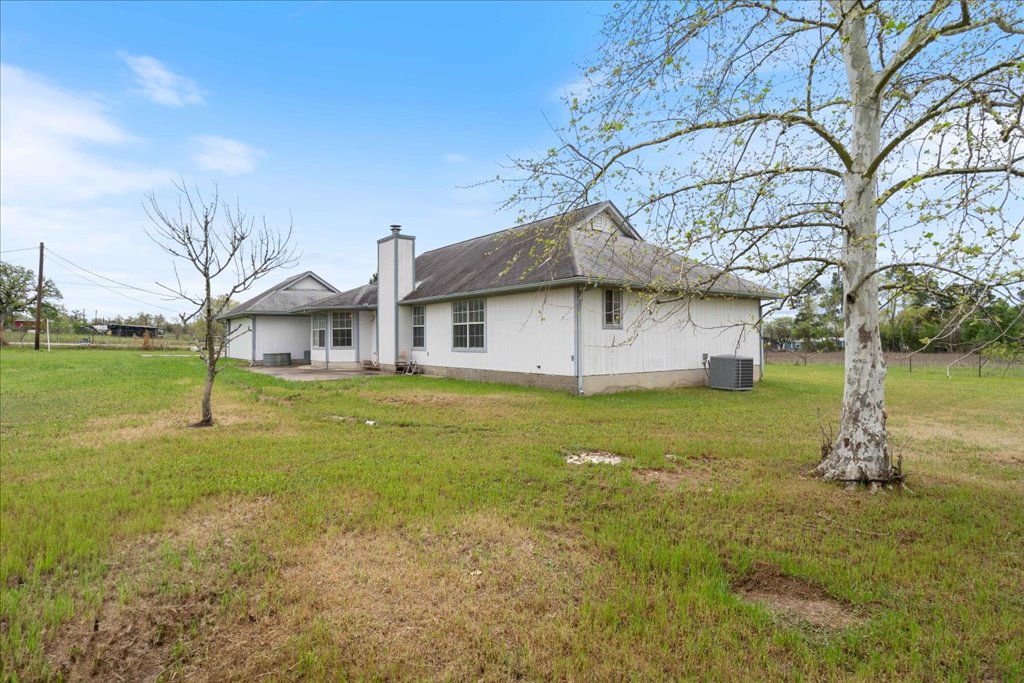 182 W Lake Front Drive , Cedar Creek, TX, 78612 | 4724904 | Realty Texas LLC
