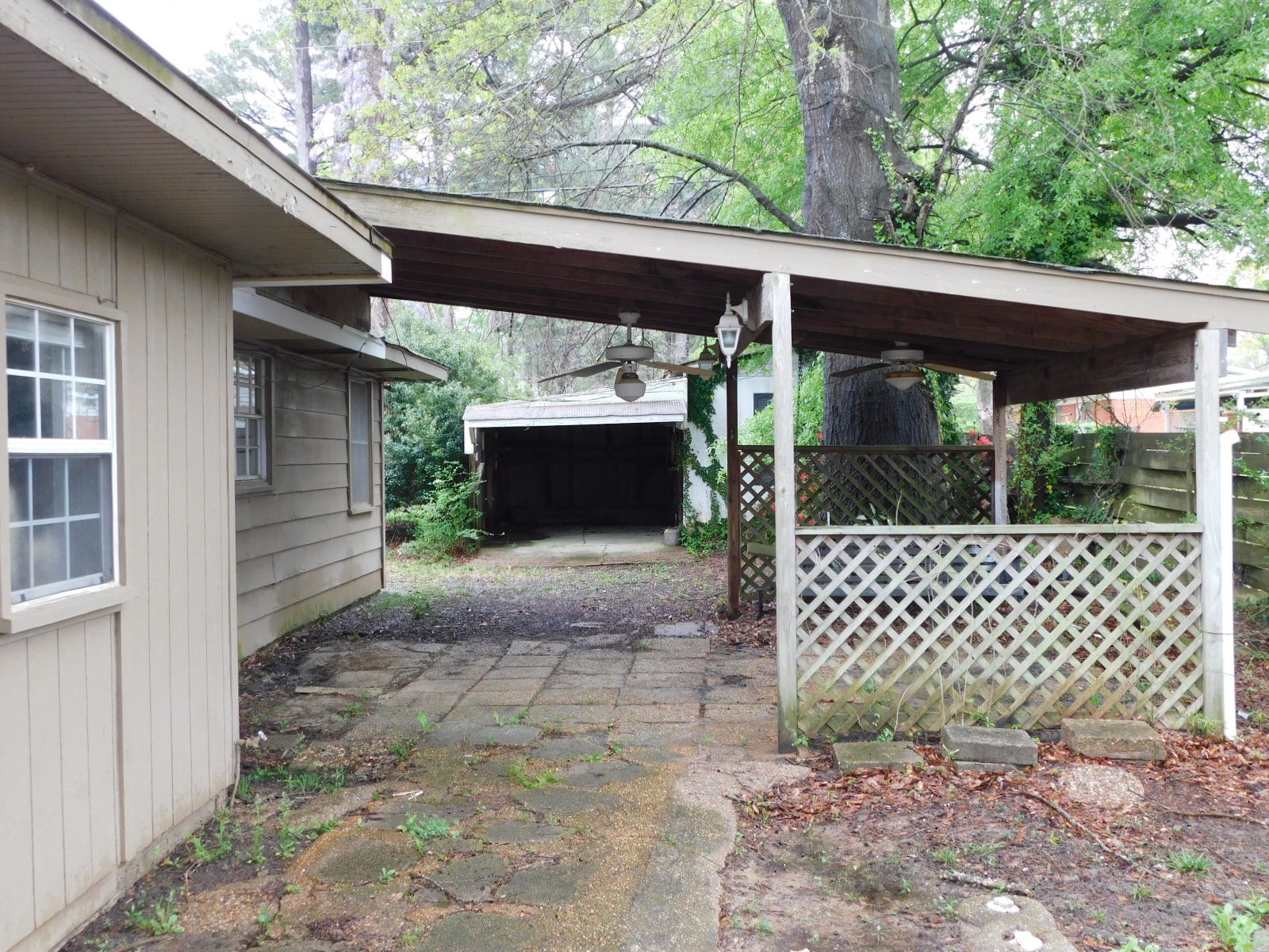 201 SE 3rd Street , Springhill, LA, 71075 | 20886237 | Realty Texas LLC