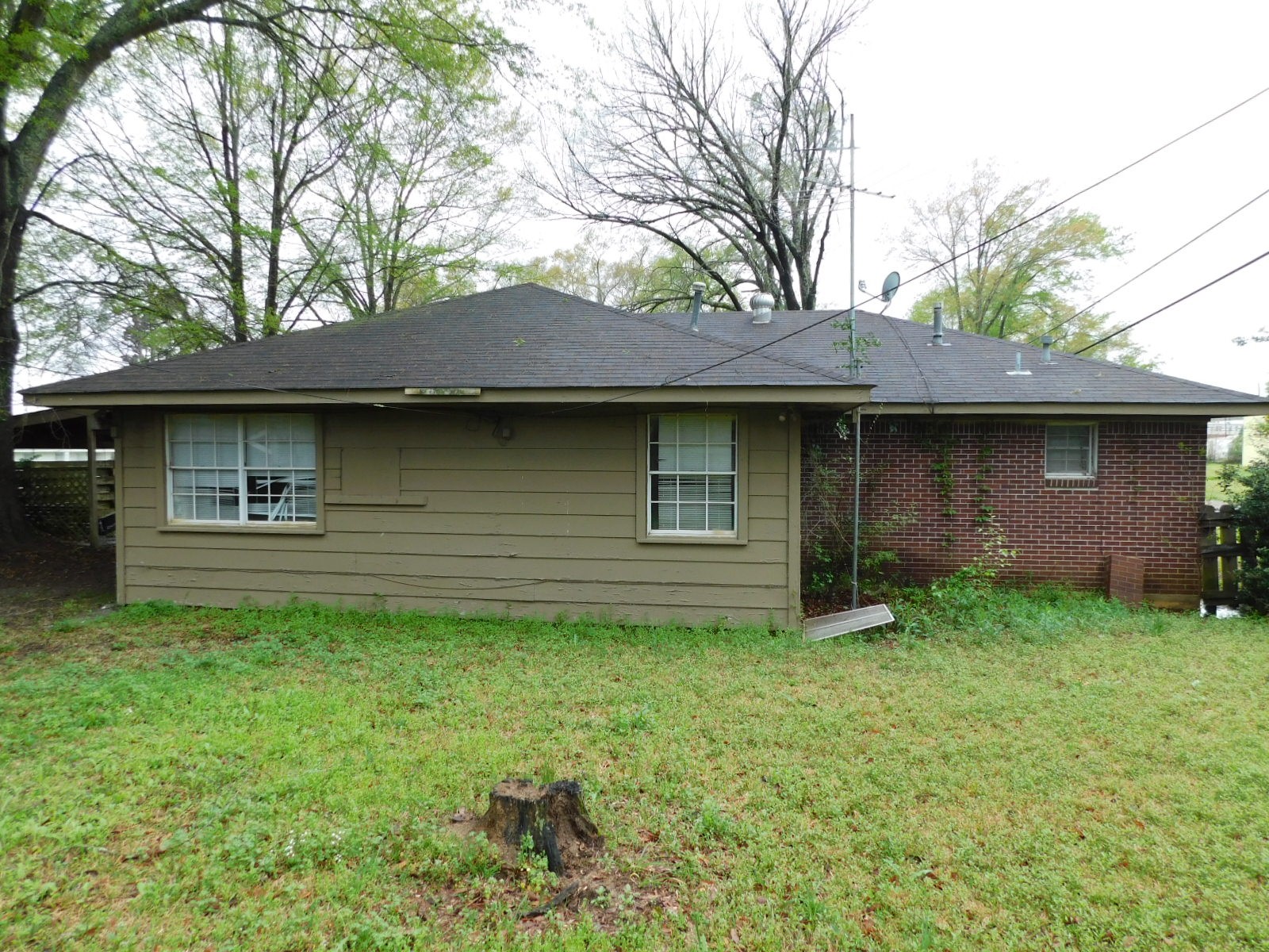 201 SE 3rd Street , Springhill, LA, 71075 | 20886237 | Realty Texas LLC