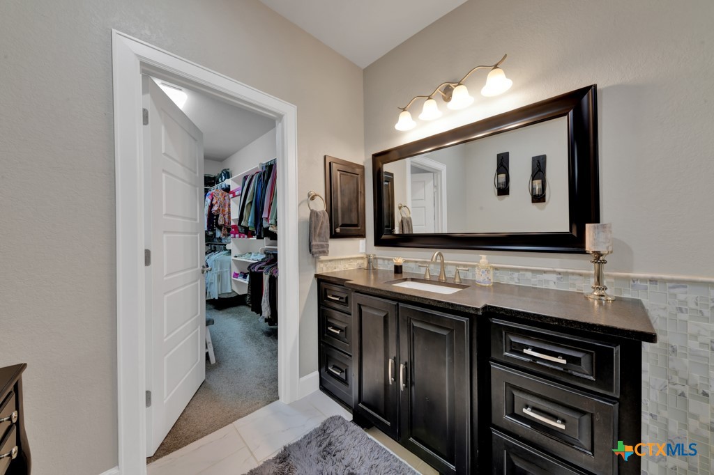 949 N Academy Avenue , New Braunfels, TX, 78130 | 574891 | Realty Texas LLC
