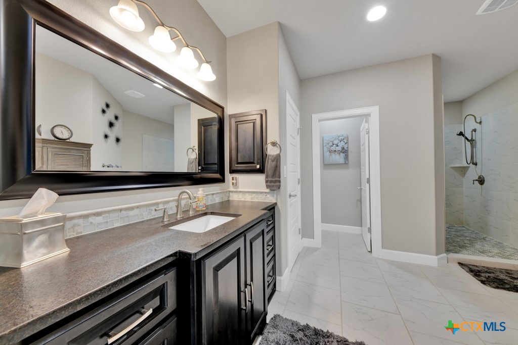 949 N Academy Avenue , New Braunfels, TX, 78130 | 574891 | Realty Texas LLC