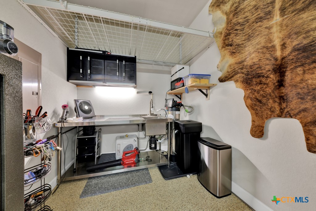 949 N Academy Avenue , New Braunfels, TX, 78130 | 574891 | Realty Texas LLC