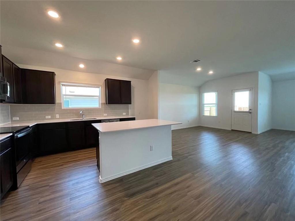 211 Coventry Drive , Hutto, TX, 78634 | 3691930 | Realty Texas LLC