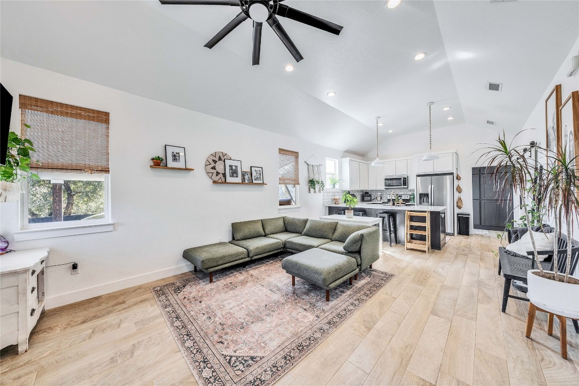15 Sweetwater Circle , Wimberley, TX, 78676 | 9561702 | Realty Texas LLC