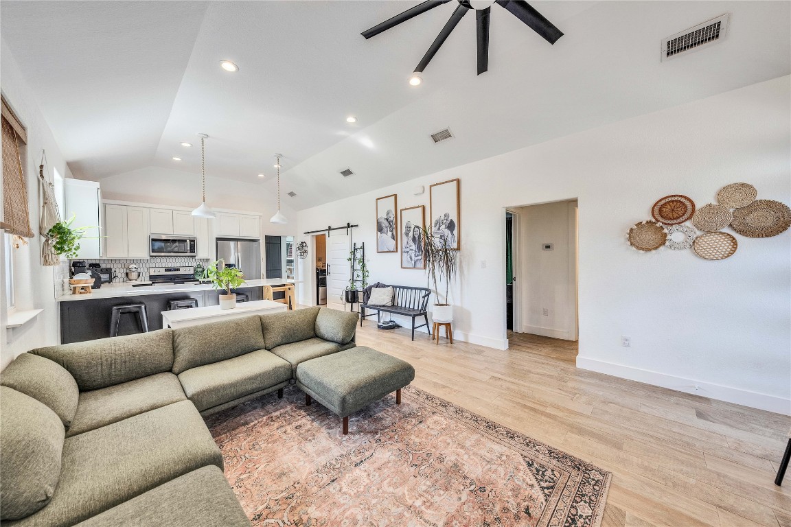 15 Sweetwater Circle , Wimberley, TX, 78676 | 9561702 | Realty Texas LLC