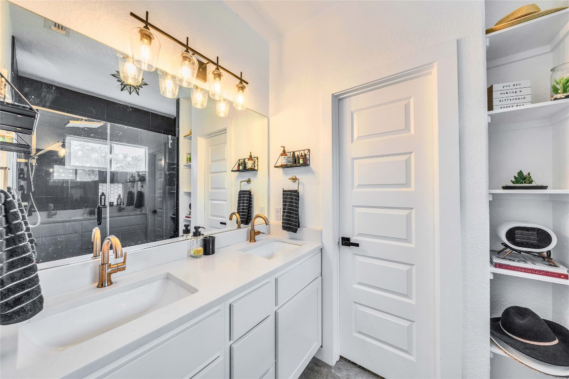15 Sweetwater Circle , Wimberley, TX, 78676 | 9561702 | Realty Texas LLC
