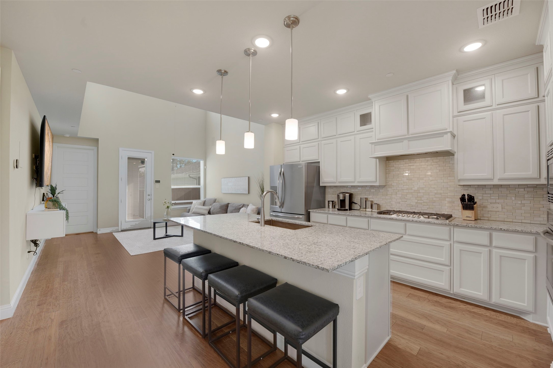 1016 Thomas Place, Carrollton, TX, 75006 | 20878906 | Realty Texas LLC