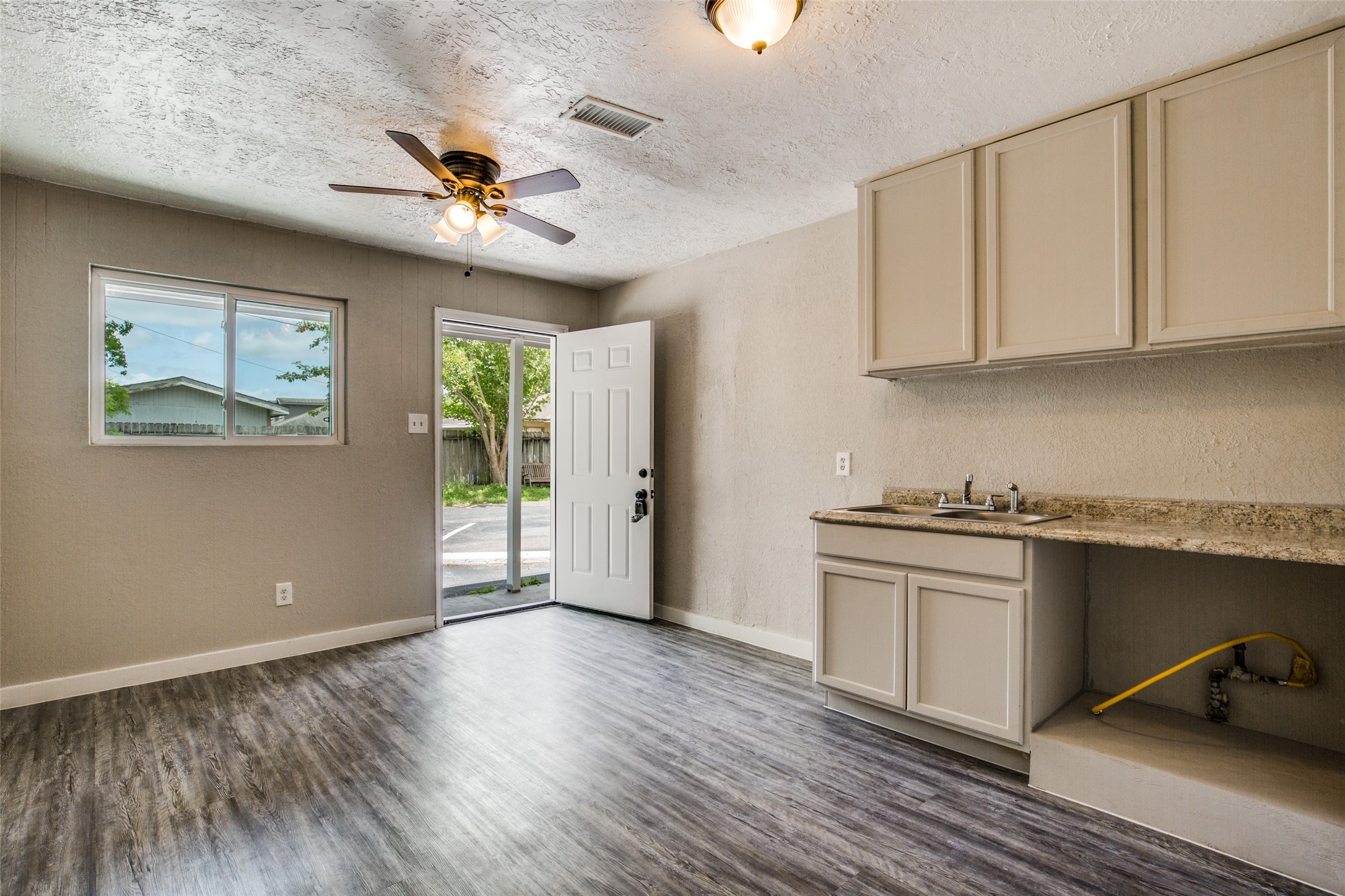 4820 Oak Ave Street 6 , Pasadena, TX, 77503 | 92724586 | Realty Texas LLC