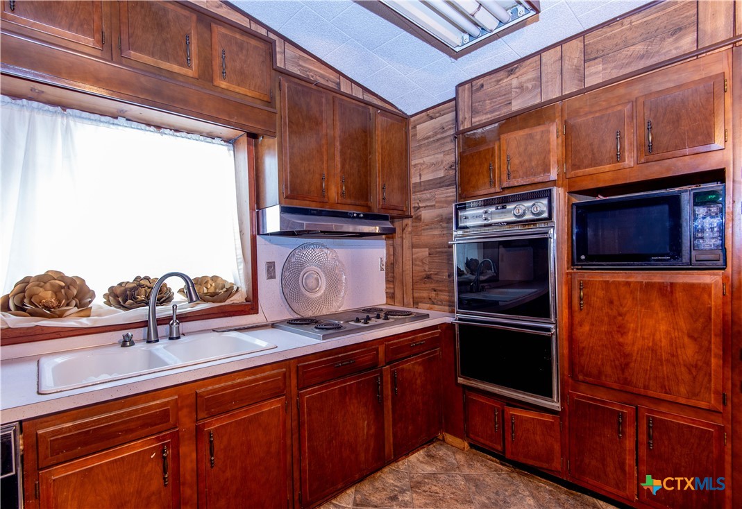 109 S Monroe Street , McGregor, TX, 76657 | 574935 | Realty Texas LLC