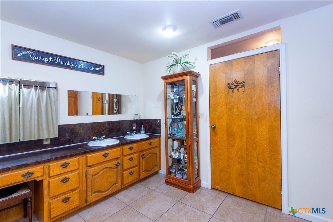 109 S Monroe Street , McGregor, TX, 76657 | 574935 | Realty Texas LLC