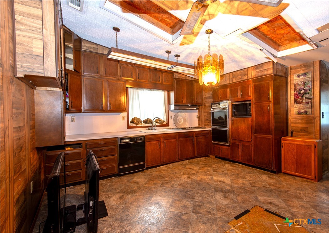 109 S Monroe Street , McGregor, TX, 76657 | 574935 | Realty Texas LLC