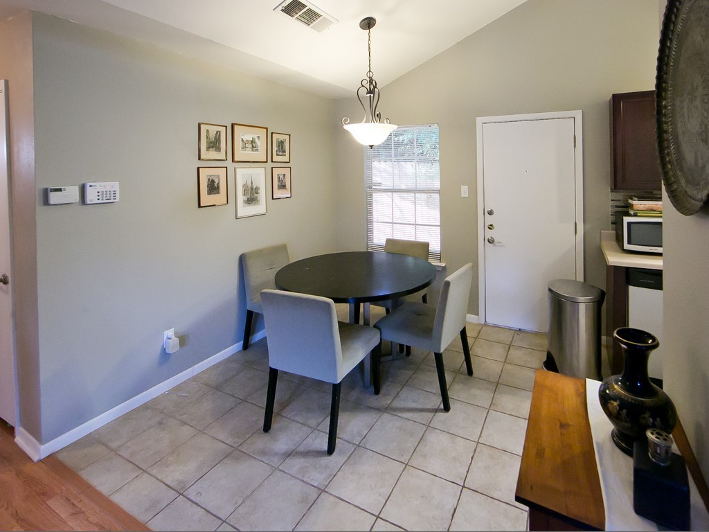 3304 S Oak Drive B , Austin, TX, 78704 | 5377890 | Realty Texas LLC