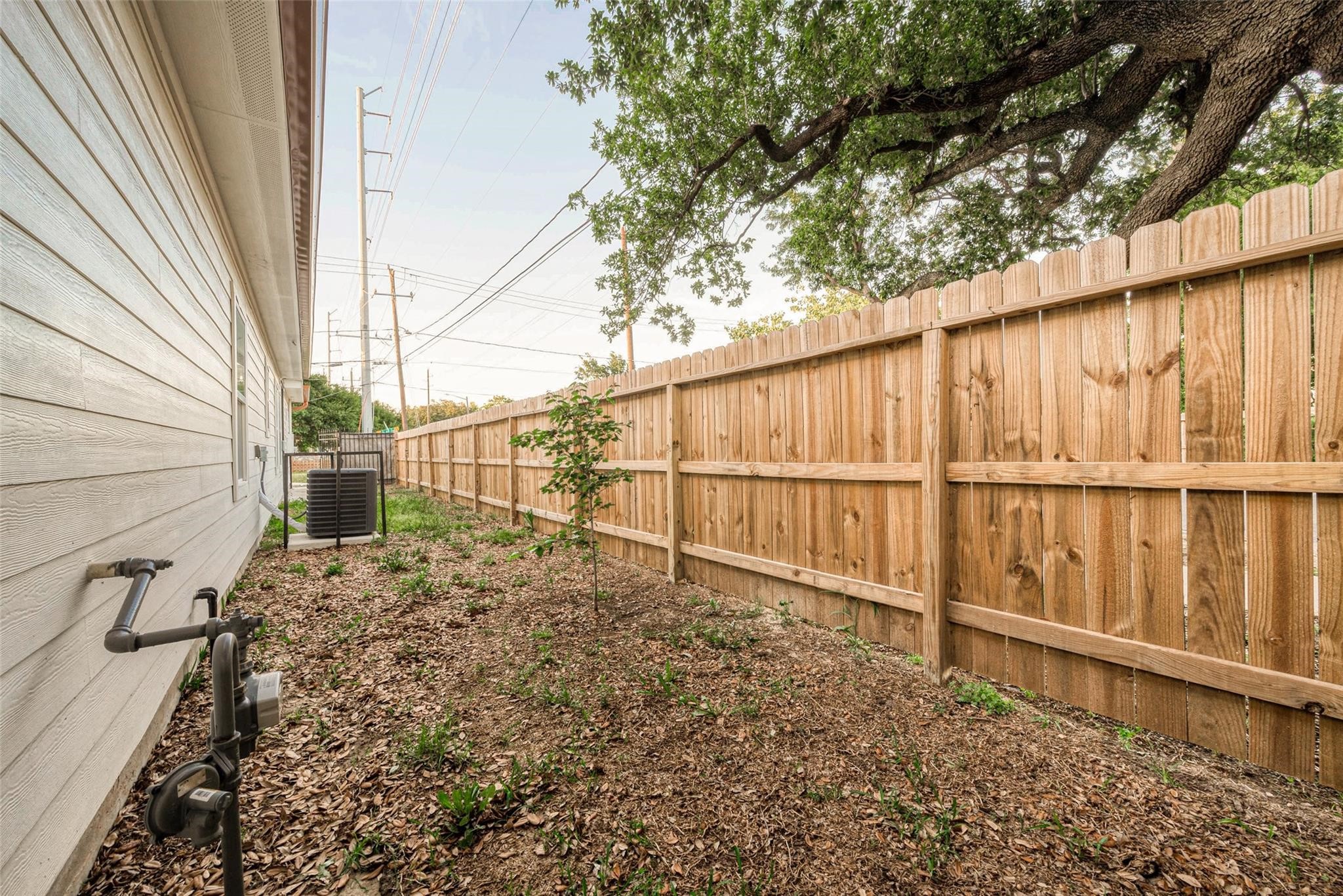 336 De Haven Street , Houston, TX, 77029 | 13102571 | Realty Texas LLC