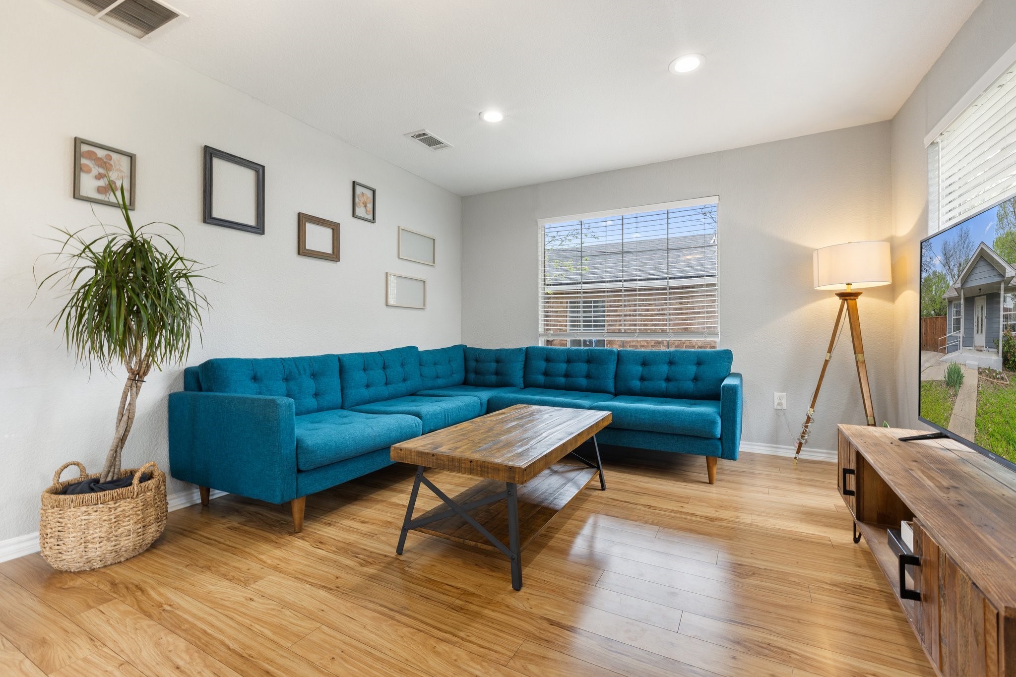 4131 Odessa Street , Dallas, TX, 75212 | 20888976 | Realty Texas LLC