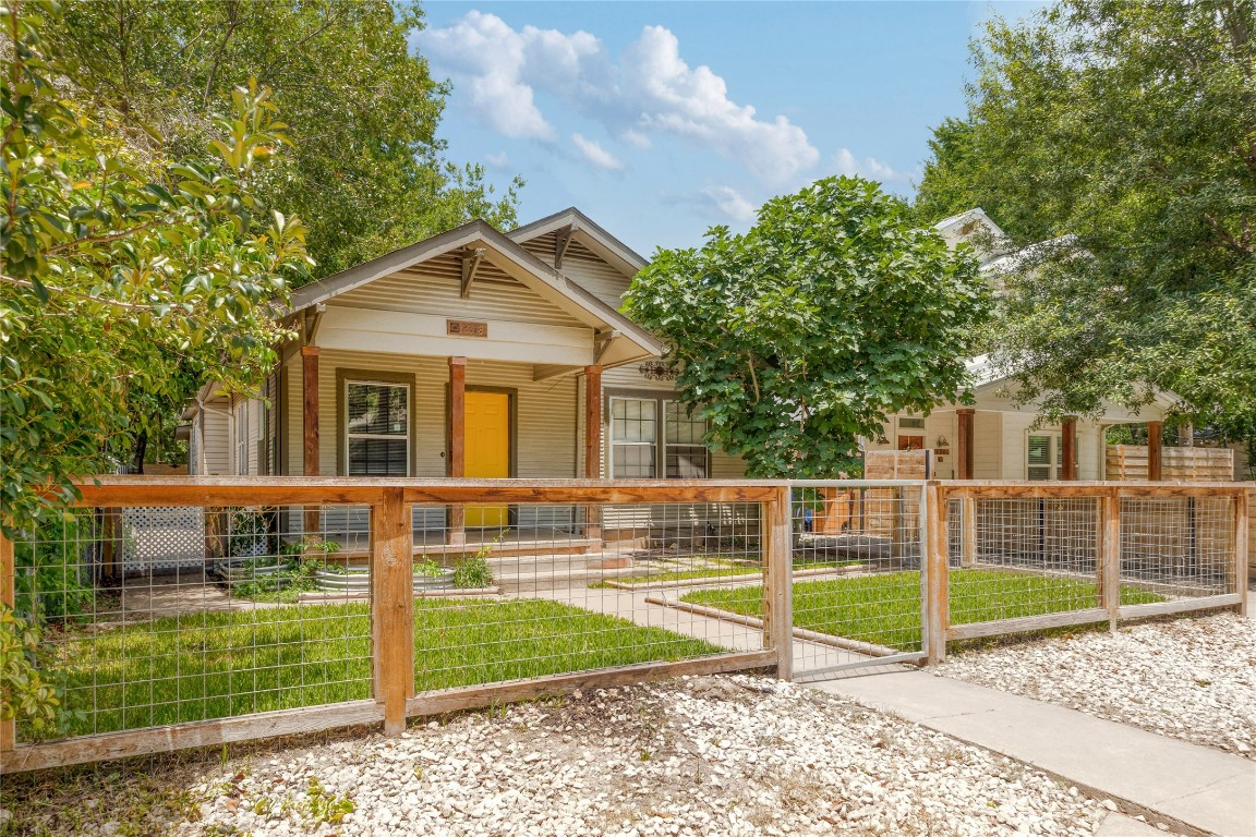 2318 Willow Street A,Austin, TX 78702