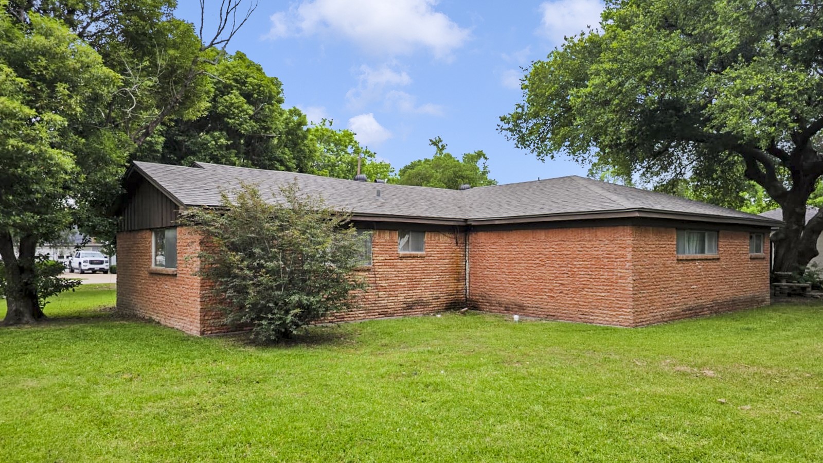 2509 Bayou Avenue , Baytown, TX, 77520 | 88110600 | Realty Texas LLC