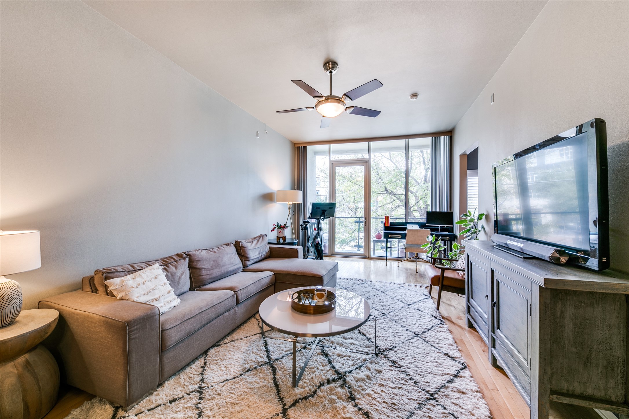 2950 Mckinney Avenue 211 , Dallas, TX, 75204 | 20890050 | Realty Texas LLC