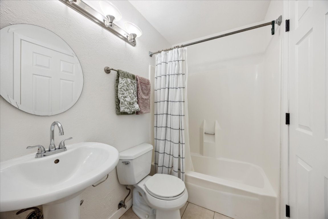 8900 Parkfield Drive B , Austin, TX, 78758 | 2476358 | Realty Texas LLC