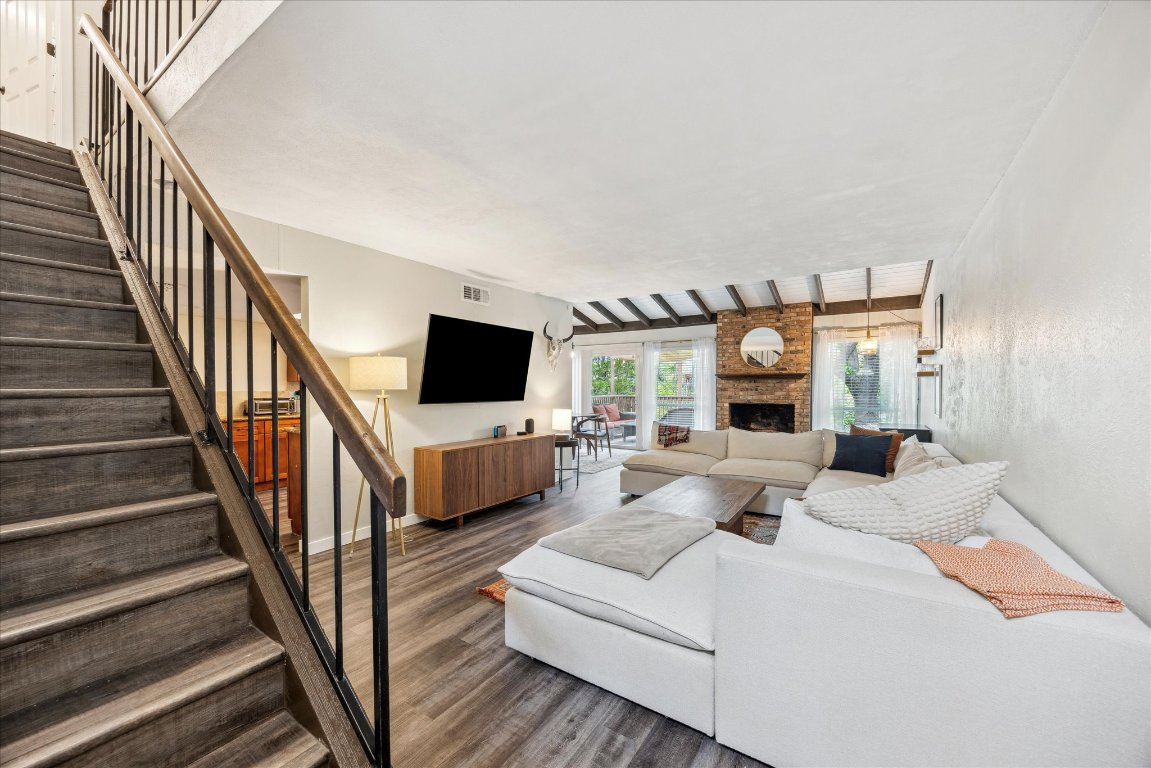 8900 Parkfield Drive B , Austin, TX, 78758 | 2476358 | Realty Texas LLC