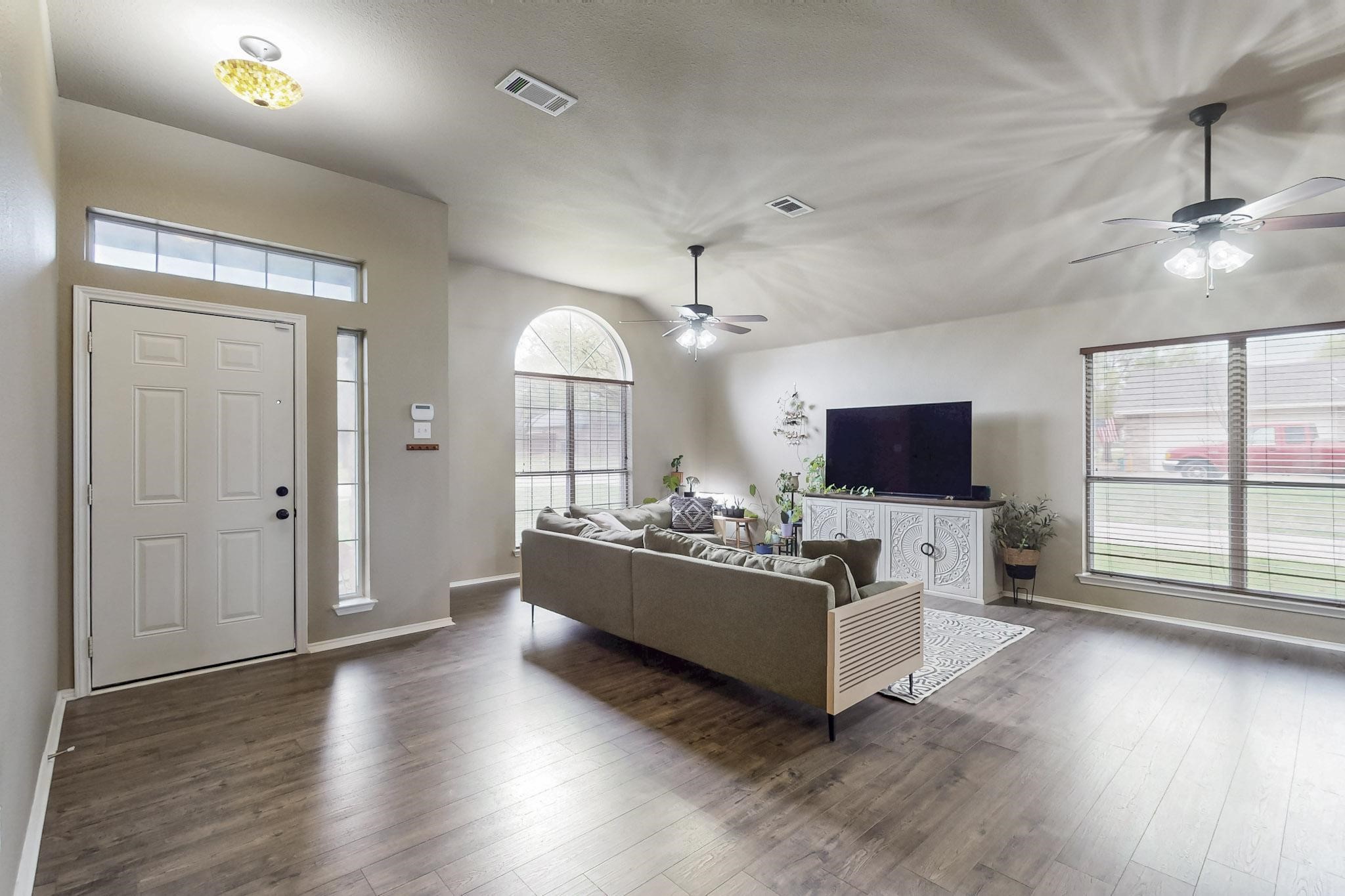 921 S Ridge Drive , Midlothian, TX, 76065 | 20889857 | Realty Texas LLC