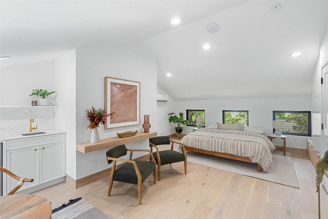 1106 W Monroe Street , Austin, TX, 78704 | 7408168 | Realty Texas LLC