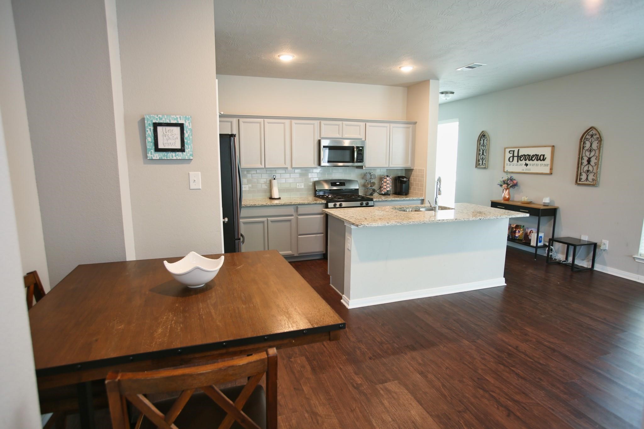 115 Austin Road , Angleton, TX, 77515 | 17365898 | Realty Texas LLC