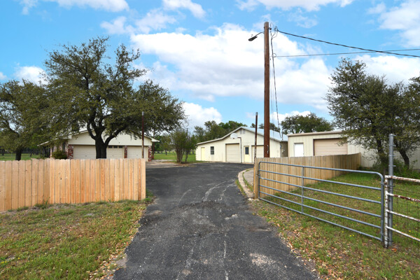 2401 Spanish Oak Trail , Round Rock, TX, 78681 | 2981730 | Realty Texas LLC