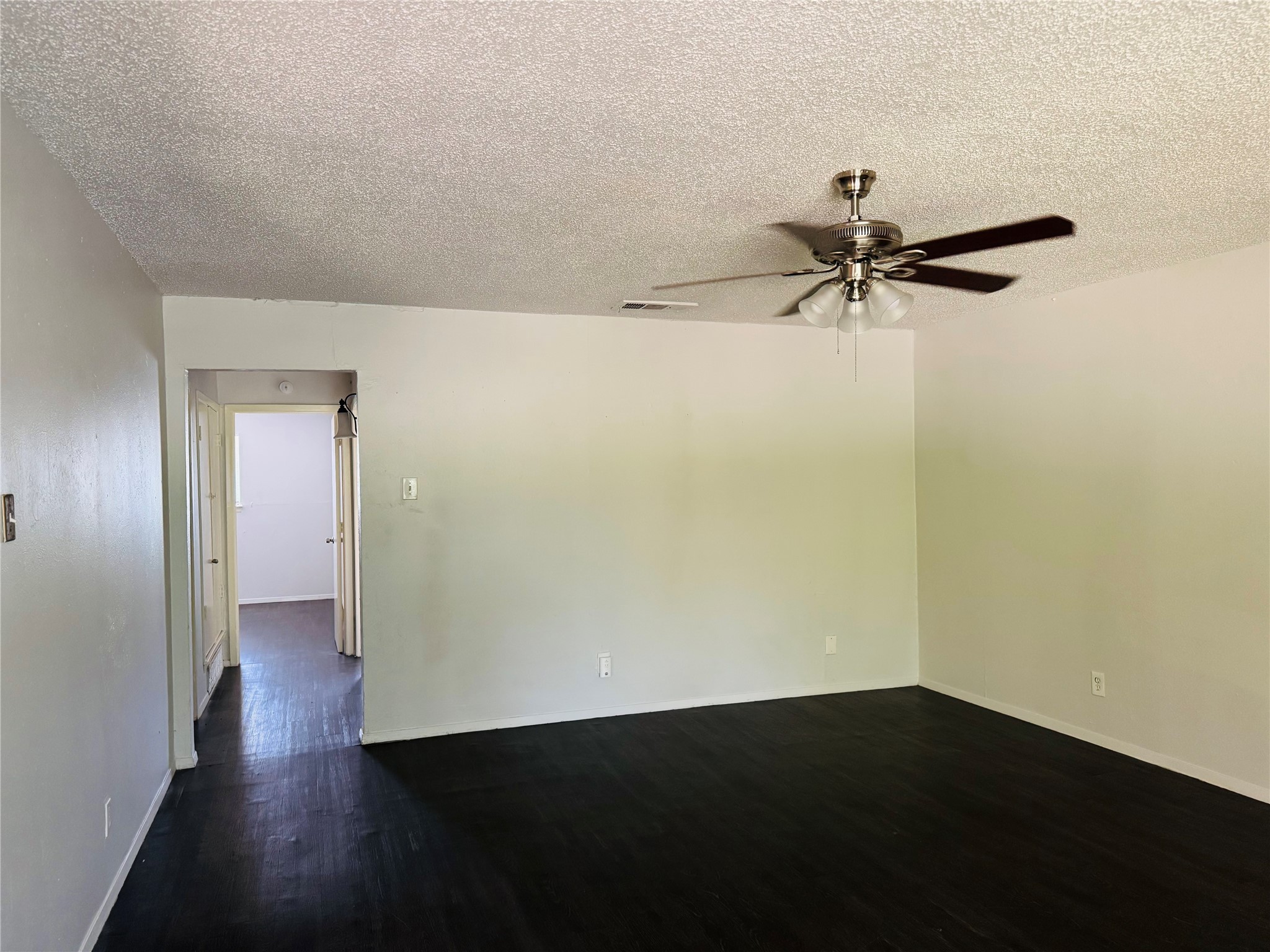 3016 Tudor Lane , Irving, TX, 75060 | 20893227 | Realty Texas LLC