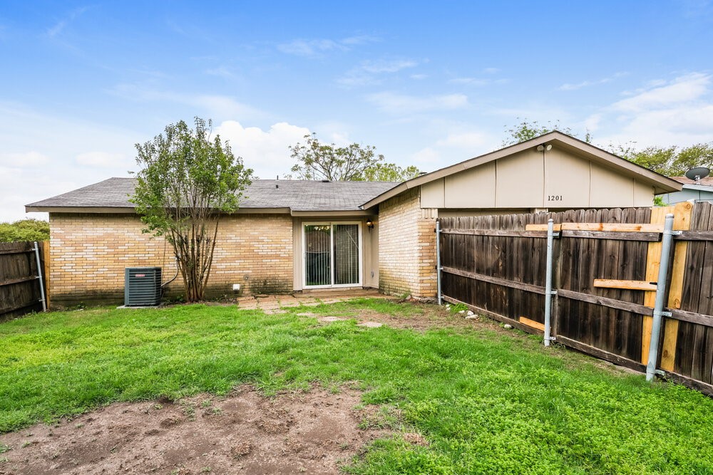 1201 Canyon Oaks Drive , Lancaster, TX, 75146 | 20893784 | Realty Texas LLC