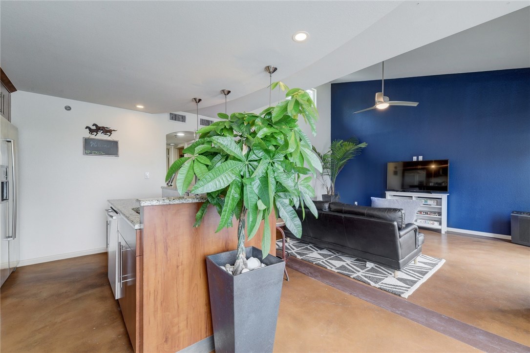 41 Waller Street 305 , Austin, TX, 78702 | 4046207 | Realty Texas LLC