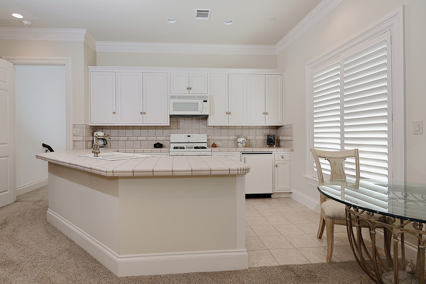 88 W Grand Regency Circle , The Woodlands, TX, 77382 | 85369772 | Realty Texas LLC