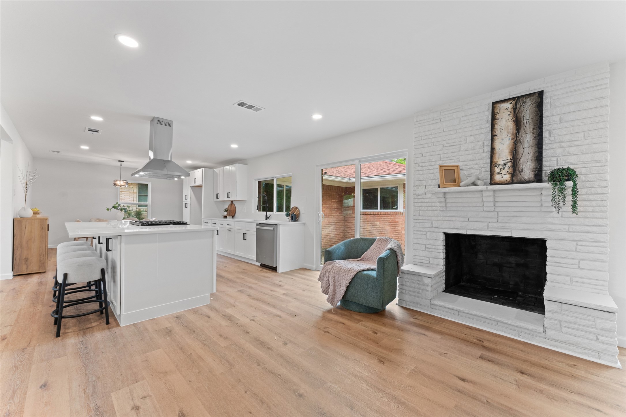 729 Town Creek Drive , Dallas, TX, 75232 | 20893258 | Realty Texas LLC