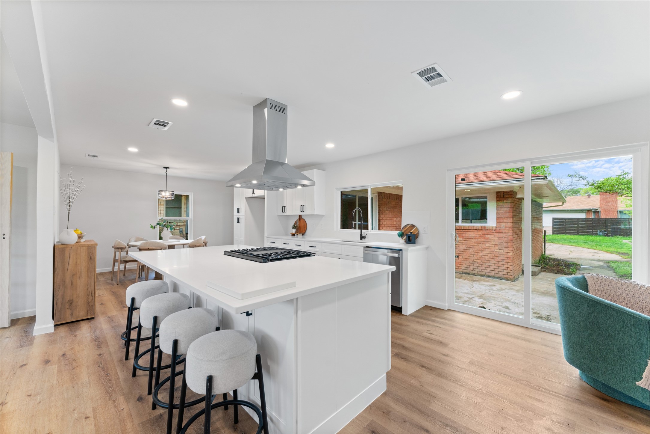 729 Town Creek Drive , Dallas, TX, 75232 | 20893258 | Realty Texas LLC