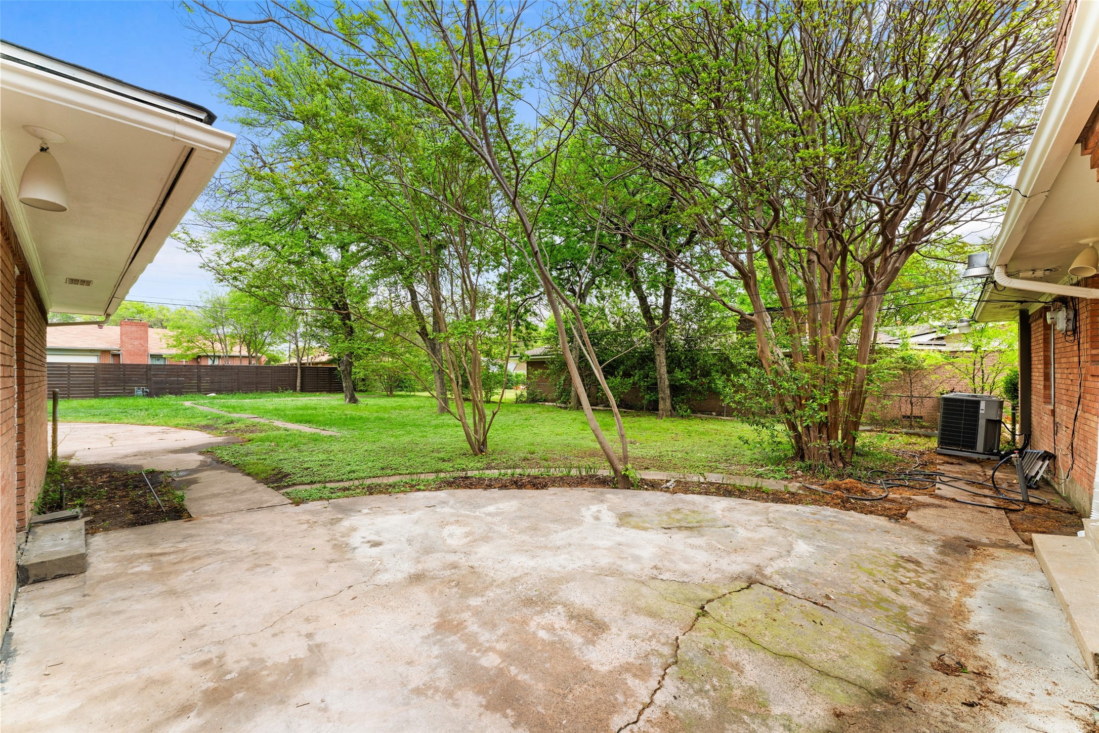 729 Town Creek Drive , Dallas, TX, 75232 | 20893258 | Realty Texas LLC