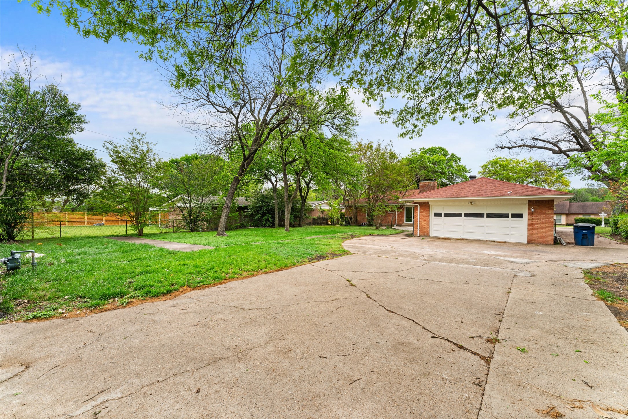 729 Town Creek Drive , Dallas, TX, 75232 | 20893258 | Realty Texas LLC