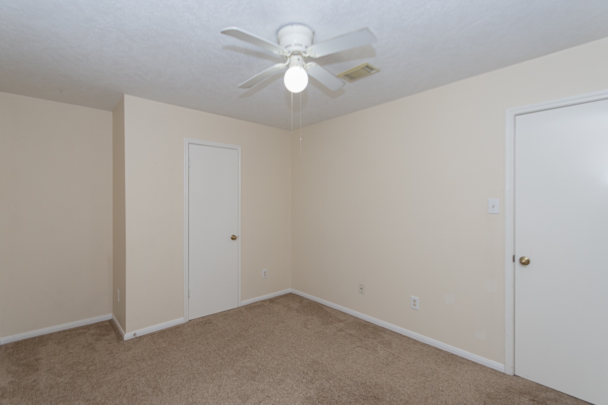 1710 Oak Valley Drive , Kemah, TX, 77565 | 35880360 | Realty Texas LLC