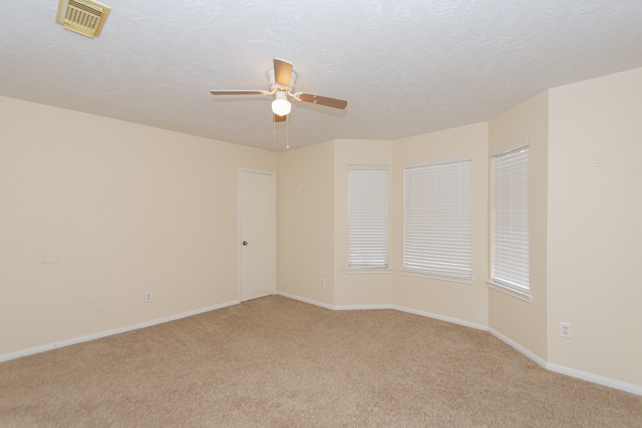 1710 Oak Valley Drive , Kemah, TX, 77565 | 35880360 | Realty Texas LLC