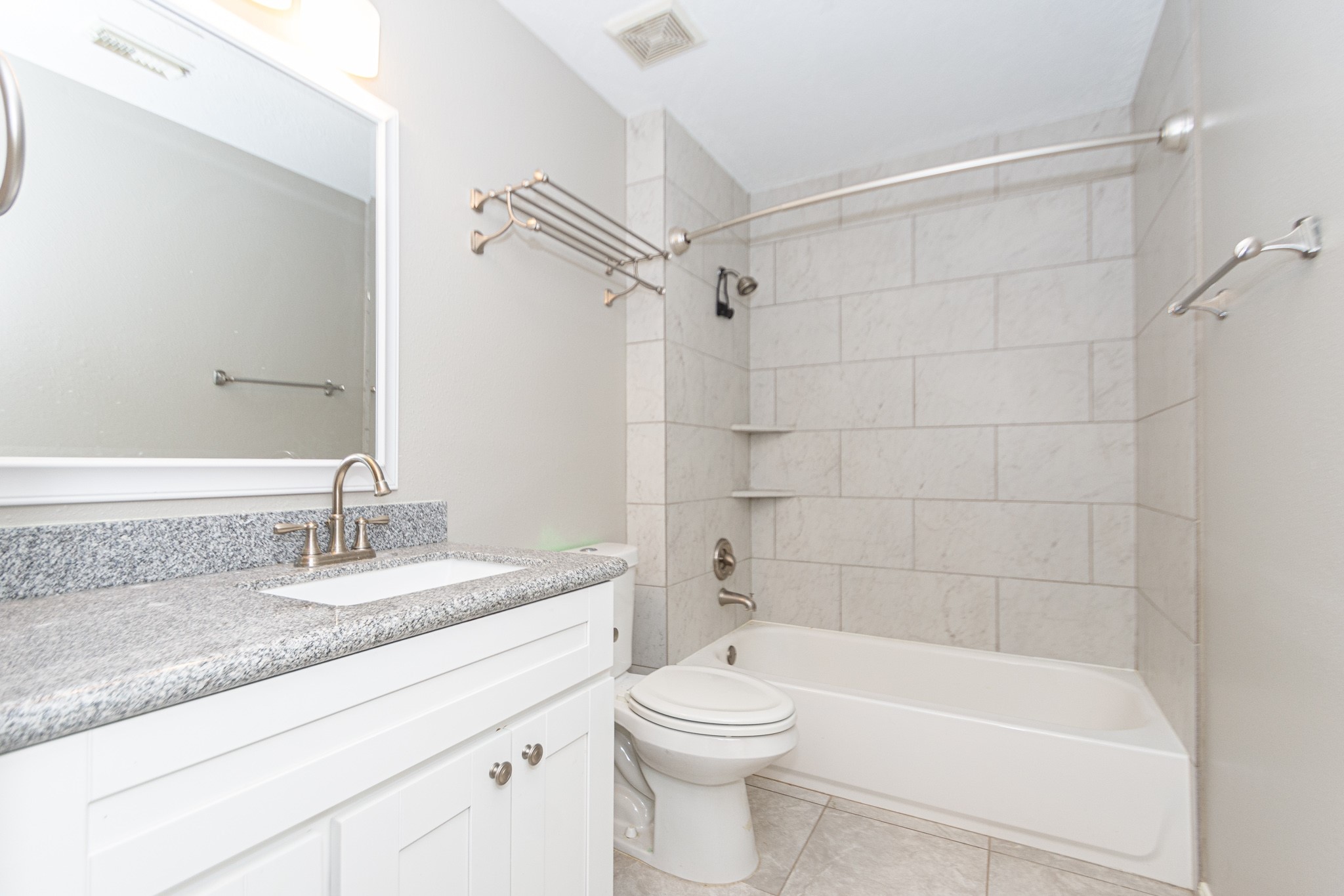 1710 Oak Valley Drive , Kemah, TX, 77565 | 35880360 | Realty Texas LLC