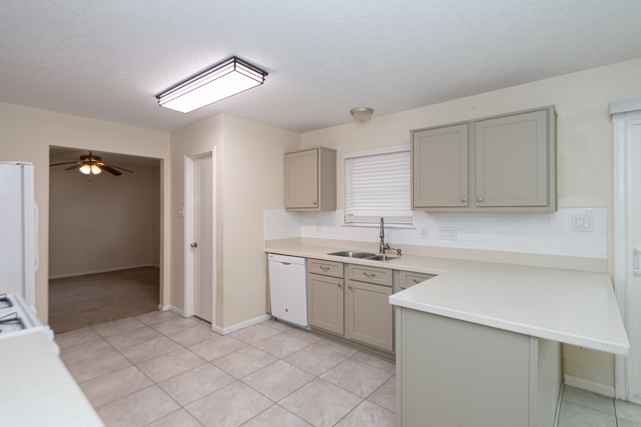 1710 Oak Valley Drive , Kemah, TX, 77565 | 35880360 | Realty Texas LLC