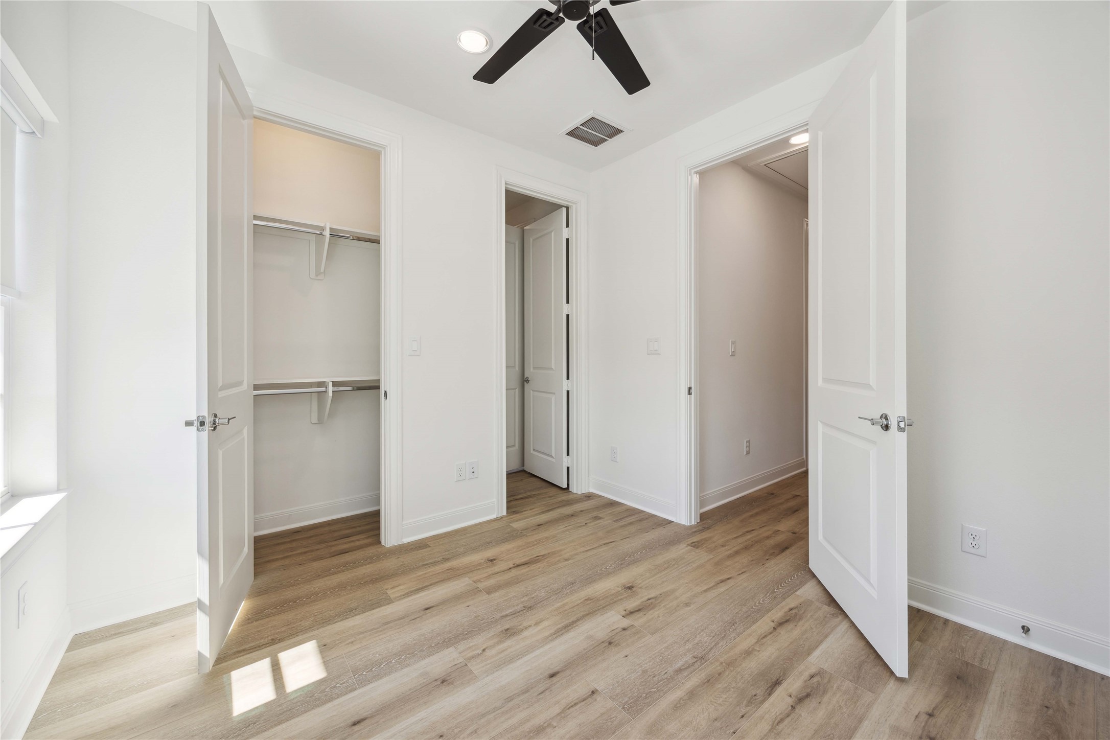 5111 Briscoe Street A , Houston, TX, 77033 | 96304671 | Realty Texas LLC