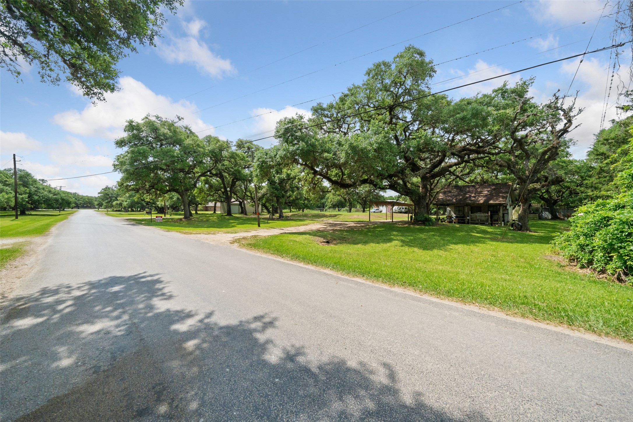 52 Sandy Creek Drive , Van Vleck, TX, 77482 | 17619392 | Realty Texas LLC