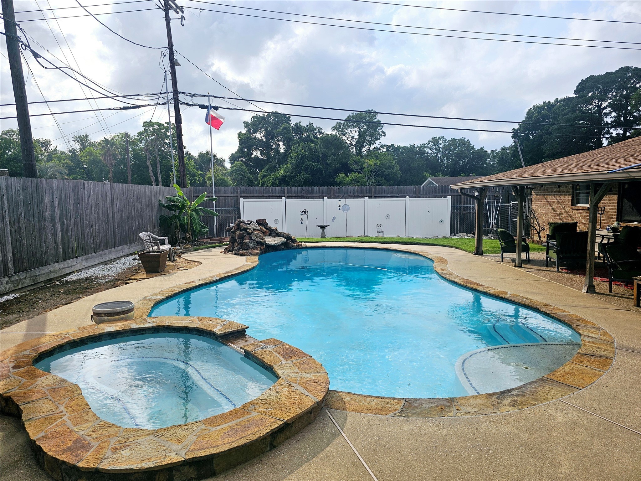 904 S 22nd Street, Nederland, TX, 77627 | 80123684 | Realty Texas LLC